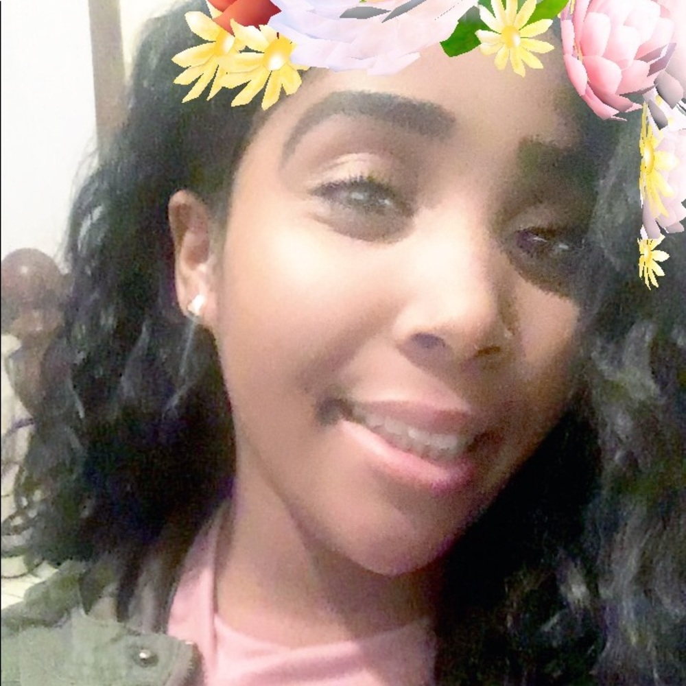 Meet your Posher, Tia